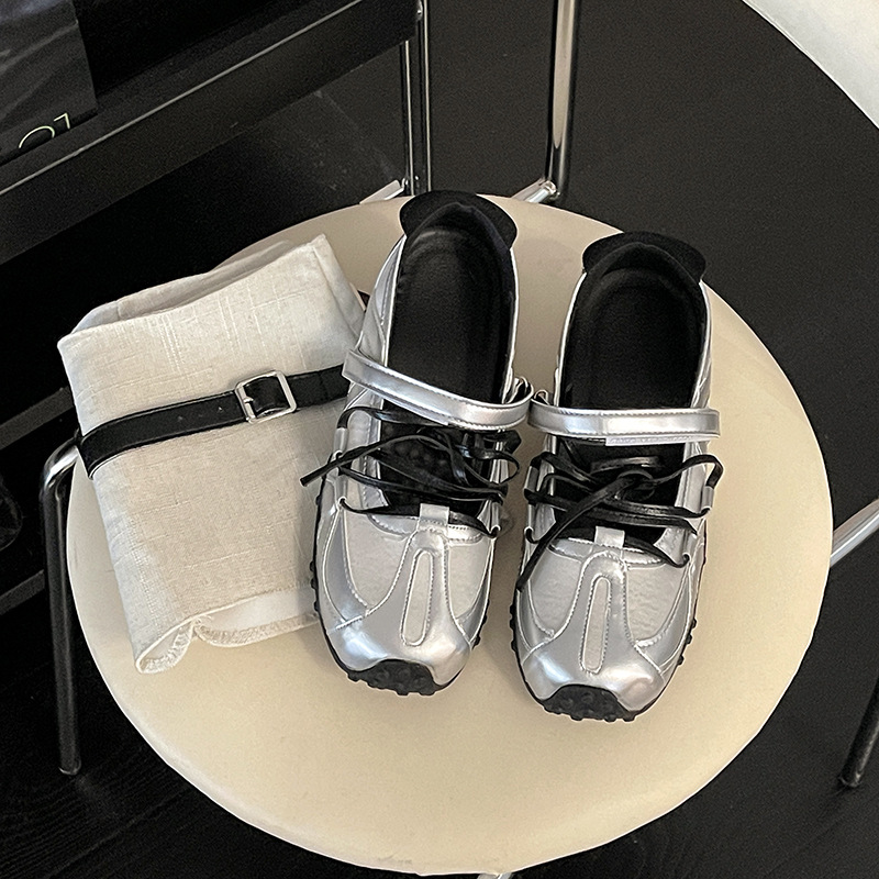 女の子向けの夏のニッチバレエスタイルのトレーニングシューズ、スカート付きのファッショナブルなデザインのレースアップスニーカー、メリージェーンシューズ|undefined