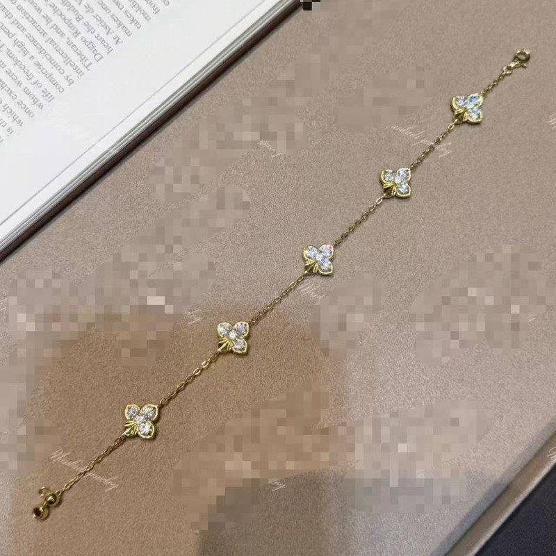 纯银S925四叶草镭射手链时尚百搭重工艺四叶草轻奢高级感小众设计|undefined