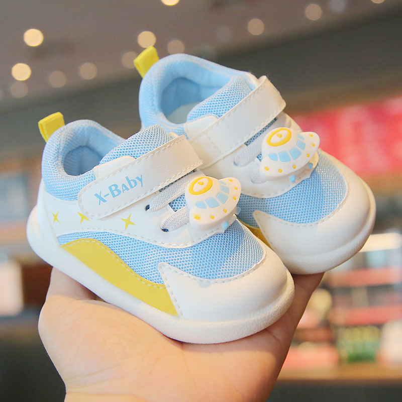 Zapatos de bebé de primavera Zapatos de malla transpirable para niños Zapatos de niño de dibujos animados para niños 0-3 años de edad zapatos de velcro de fondo suave para niños