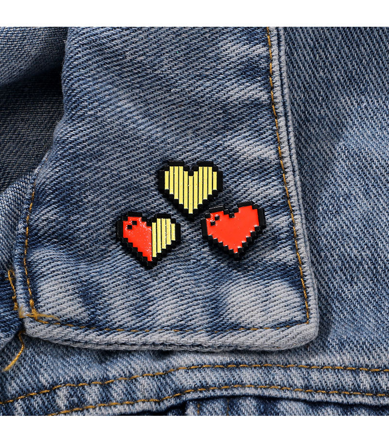 Unisex Gender Cute Pin Heart Shape Alloy Plating Unisex Brooches
