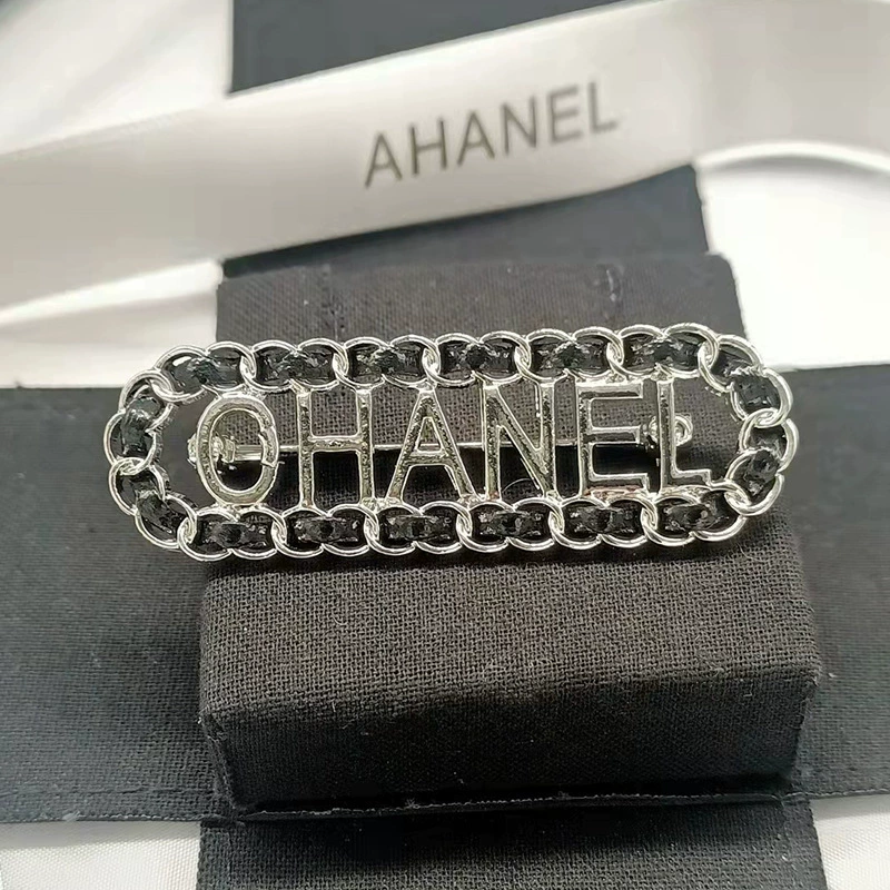 Brooch, universal badge, pin, high-end accessory, brand jacket lapel pin, Chanel style