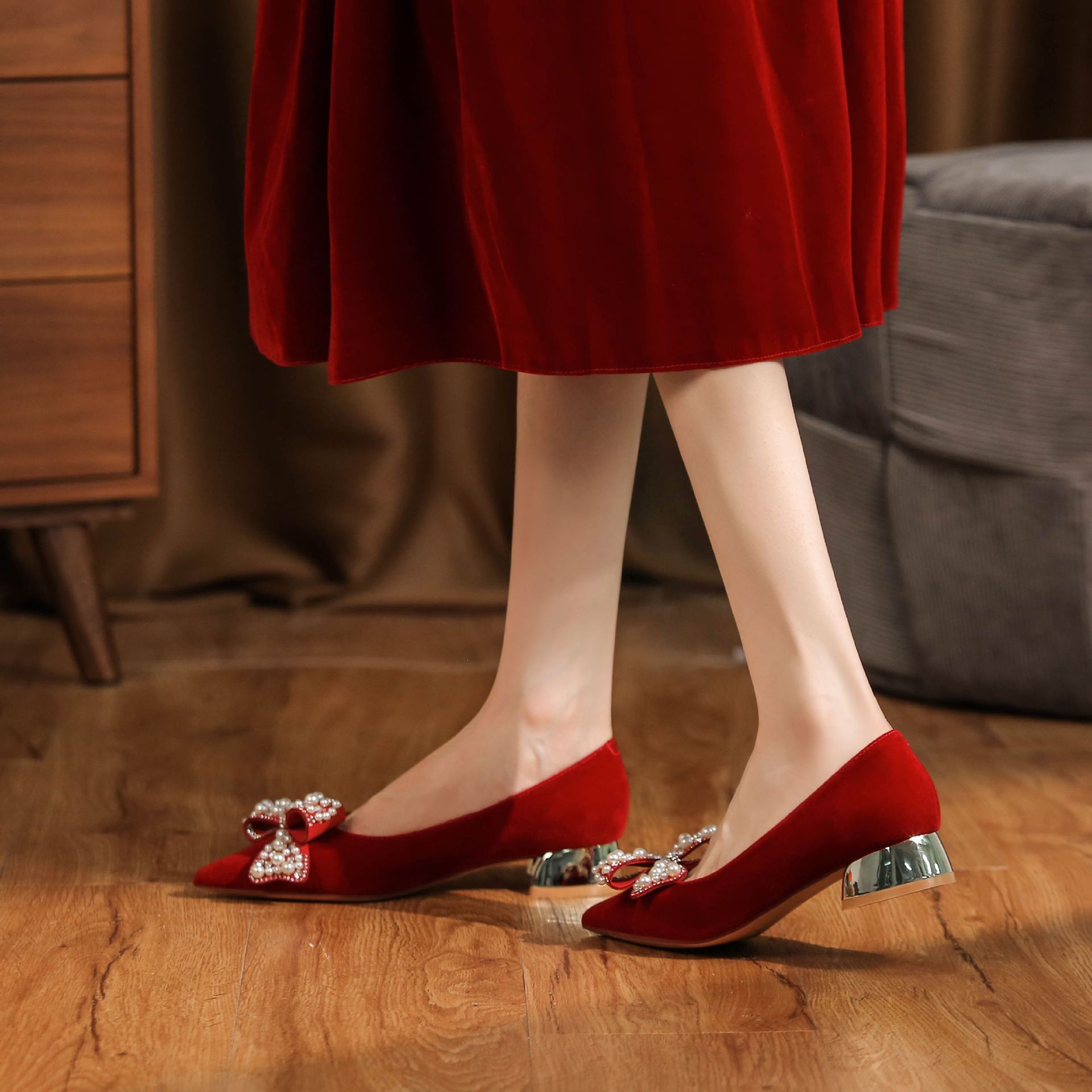3333H-017 Chunky Heel Suède Rode Hoge Hakken Met Strik Voor Banket Bruiloft Comfortabele En Gemakkelijk Te Dragen Damesschoenen_voghion.com