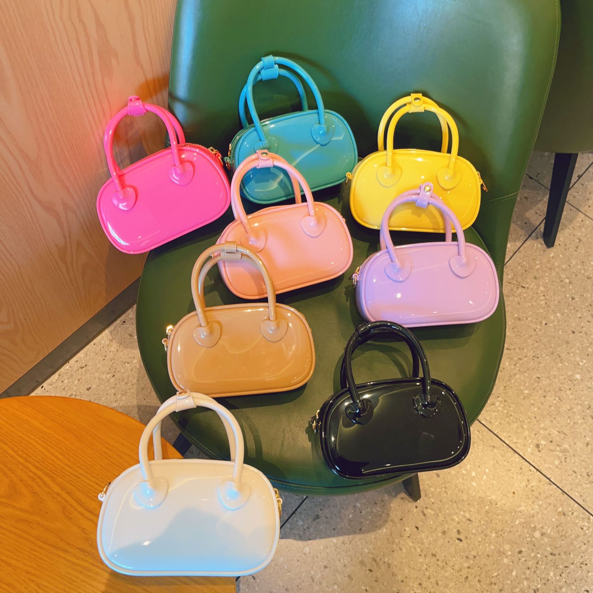 2025 New PVC jelly bag, summer candy color, single-shoulder crossbody mini bag, fashionable hand-held pillow women's bag full figure
