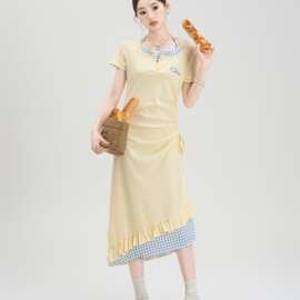奶黄色甜美风假两件挂脖连衣裙女秋季新款格子拼接抽褶收腰长裙子