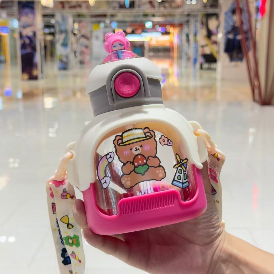 Taza de plástico Yue Shimei 860ML taza de agua de gran capacidad taza de doble bebida con mango taza de paja de dibujos animados taza de agua creativa