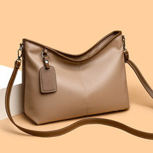 软皮小包包女斜挎2025新款潮时尚质感小皮包女百搭软皮斜跨单肩包