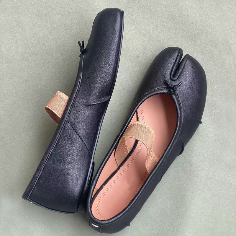 Split Toe Pig Horseshoe Stretchy Band Mary Jane Flat Shoes Ballet Soft Women's Shoes TABI Grandma Margiela