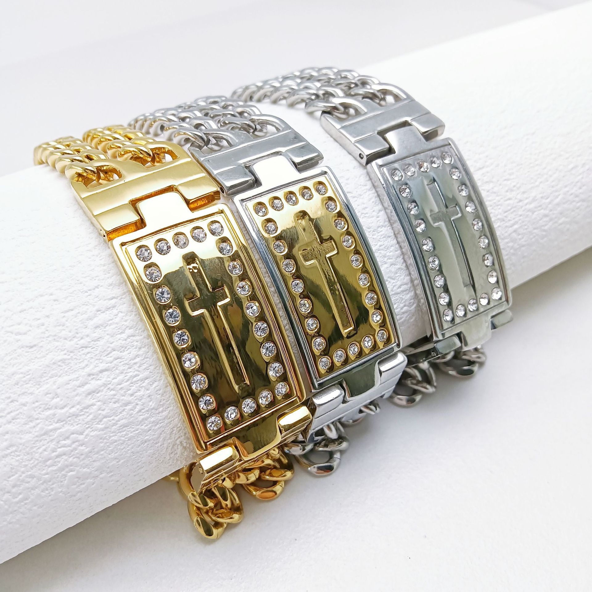 Bracelet épais double couche en forme de croix, serti de diamants, en acier inoxydable et titane, style hip-hop, bijou tendance pour homme_voghion.com