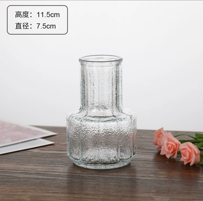 Transparent glass vases for decorating dining tables, home