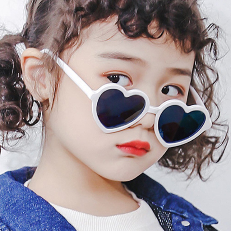 兒童愛心太陽鏡2024時尚潮男孩女童可愛歐美多彩墨鏡桃心太陽眼鏡