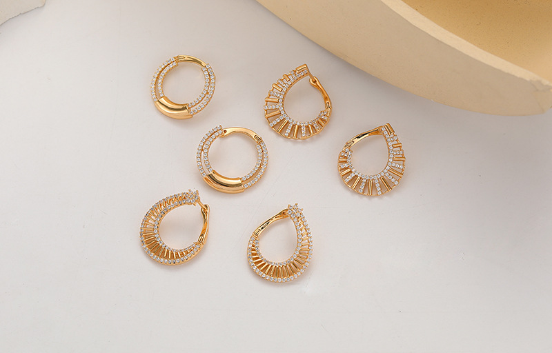 Fashion Personalized Circle Zircon 18k Gold Geometric Copper Earrings display picture 2