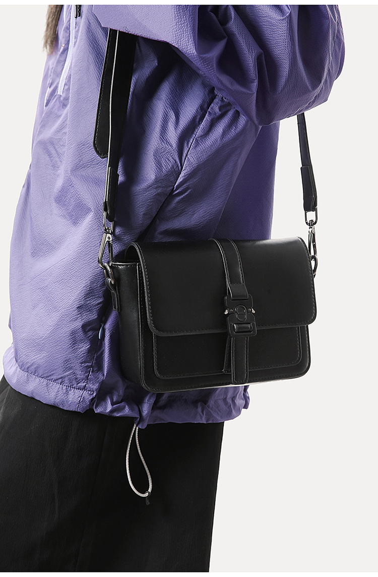 Borsa a tracolla da uomo in stile Sling Bag, design di nicchia, alta qualità estetica, piccola borsa quadrata, trendy e_voghion.com
