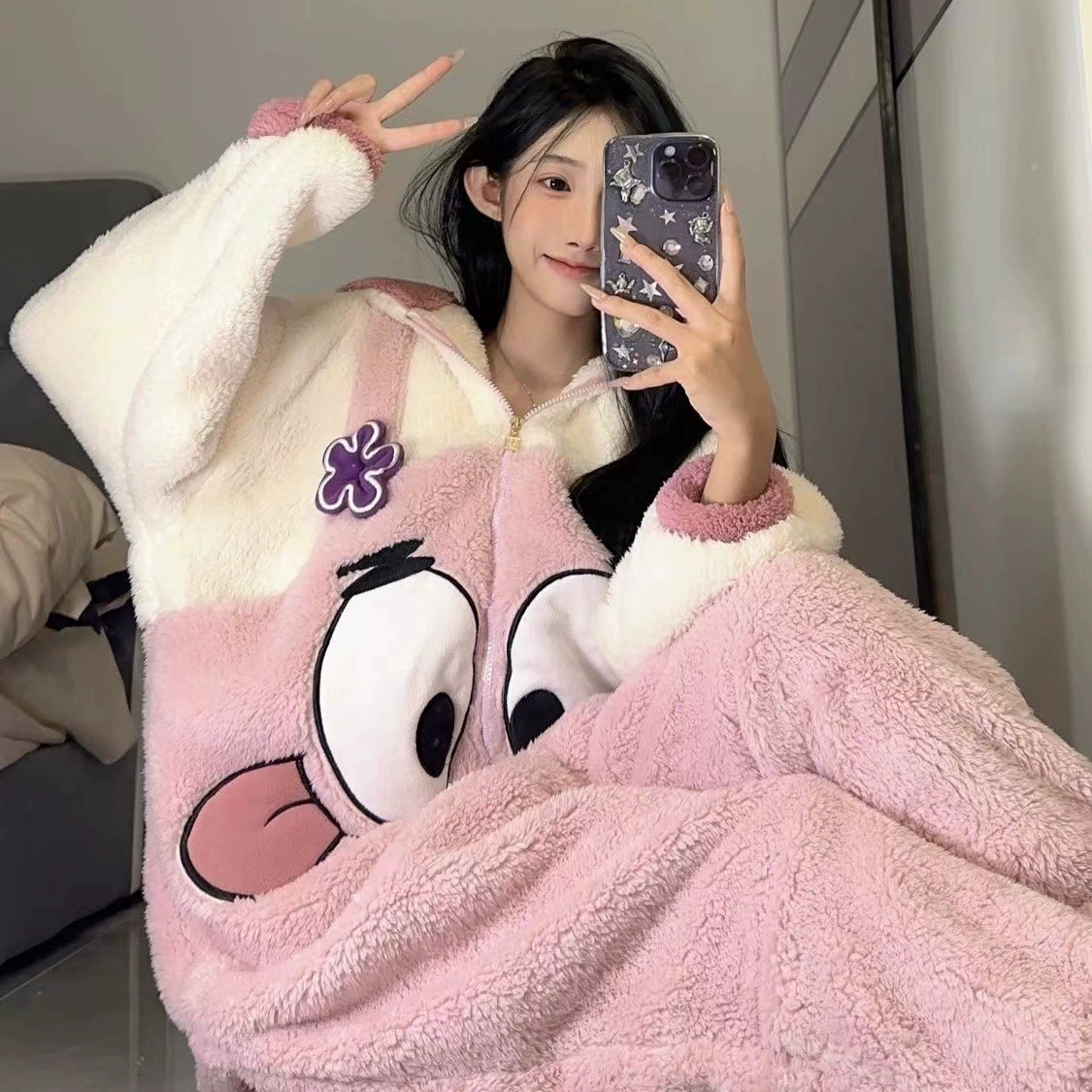 Милые розовые коралловые бархатные пижамы с большой звездой для женщин, новые зимние плюшевые цельные пижамы на флисовой подкладке и утолщенные, домашняя одежда, ночная рубашка