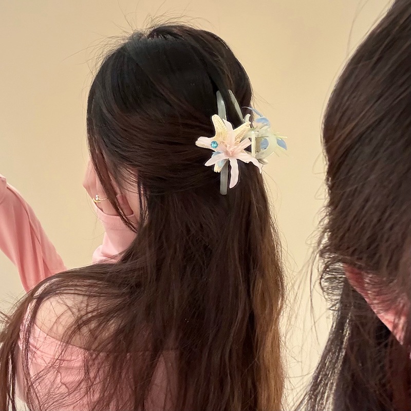 Flor de tela con incrustaciones de diamantes Horquilla de estrella de mar Estilo de vacaciones junto al mar Clip de pico de pato lateral Viajes Fotografía Moda Accesorios para el cabello de todo fósforo