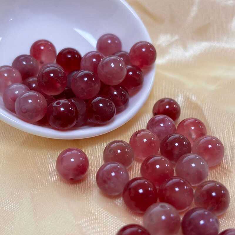 氷の粉は花のいちごの結晶の玉の髄を漂って珠を散らします。|undefined