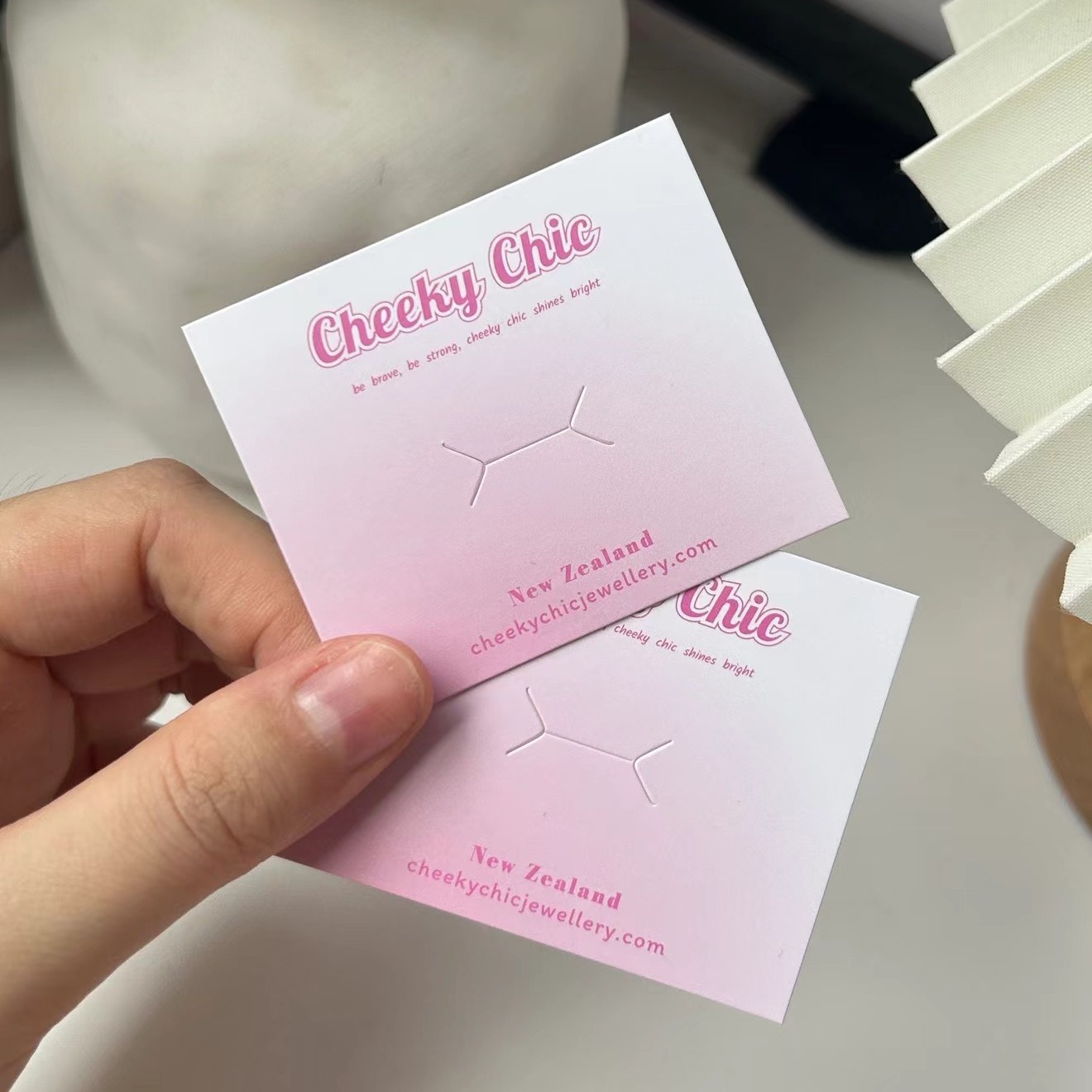 Lugar de fábrica Joyería general Cartón personalizado al por mayor Pendientes para niñas Collar Accesorios para el cabello Impresión de tarjetas Logotipo image 5