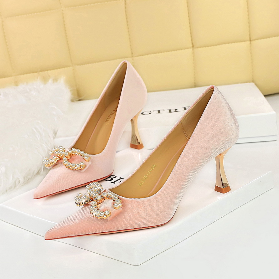 1818-K79 Banquet High Heels Korean Style Women's Xishi Velvet Shallow Mouth Pointed Toe Metal Pearl Rhinestone Buckle_vogvips.com