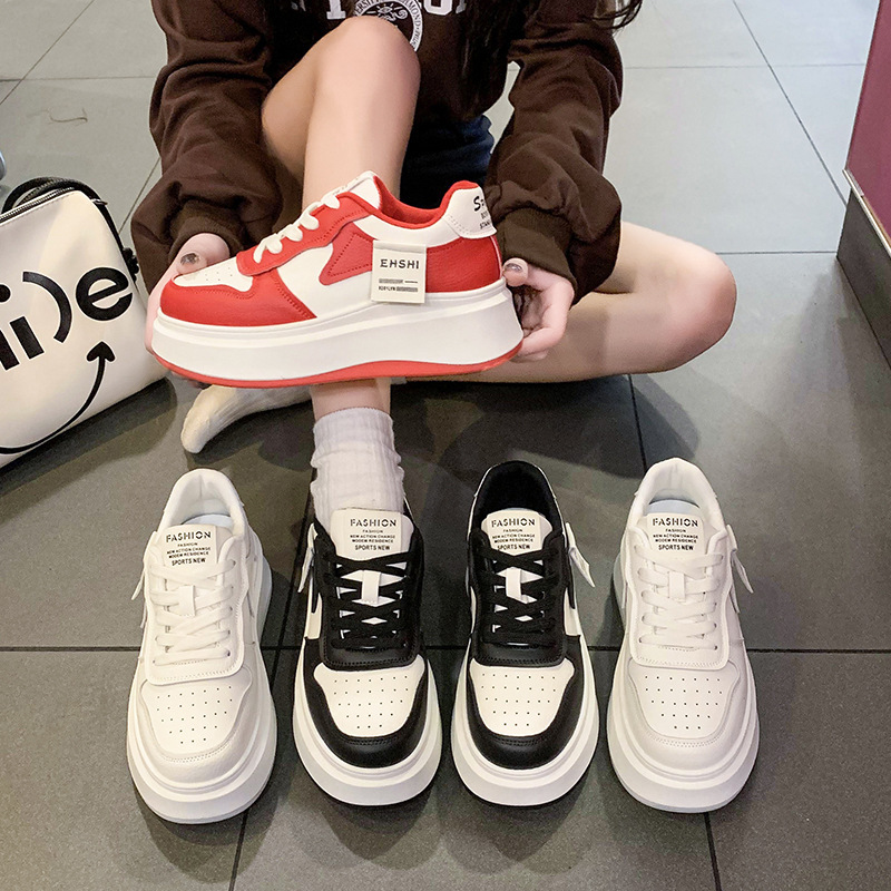 Internet berühmte Biskuitkuchen dicke Sohle 2024 Frühjahr neue Höhe erhöhen lässig kleine weiße für Damen Brettschuhe_voghion.com