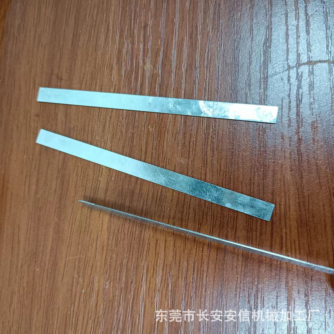 激光切割加工定制小铁片薄长条固定片引磁条镀锌铁条0.5 0.8 1mm-阿里巴巴