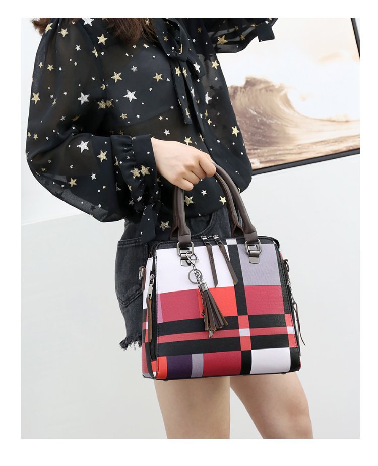 New style four-piece handbag set, European and American handbag, women's trend single-shoulder cross-border wholesale, women's bag consignment, crossbody bag undefined