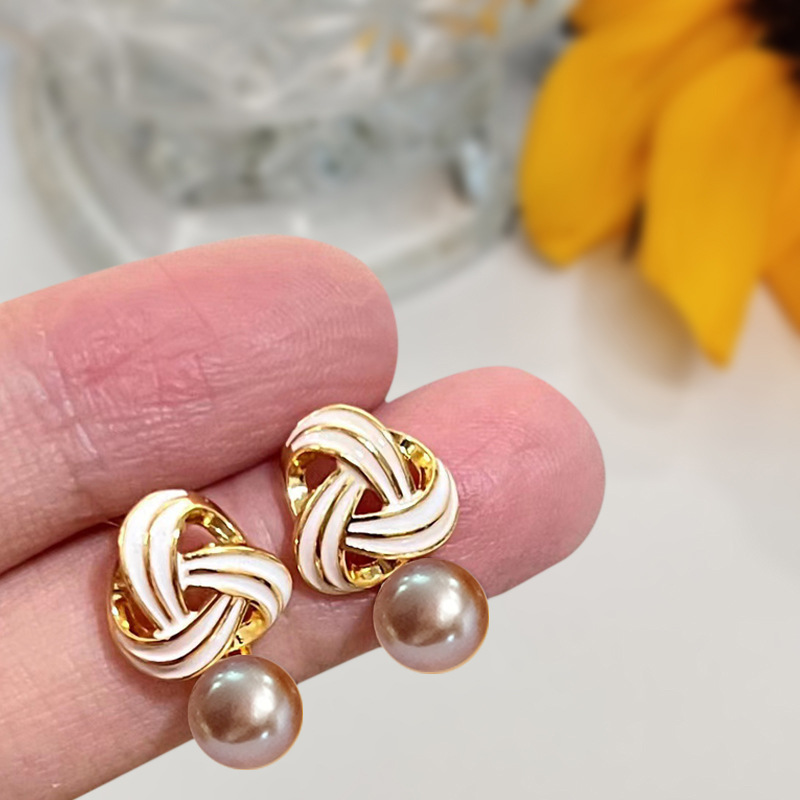 트위스트 매듭 진주 스터드 귀걸이 (보라색 비즈)