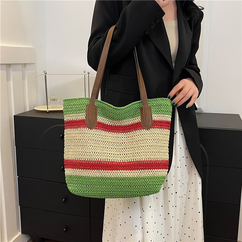 Wholesale of new straw woven bags for Spring 2025, large-capacity cross-border trendy and fashionable tote bags, casual commuting underarm bags undefined