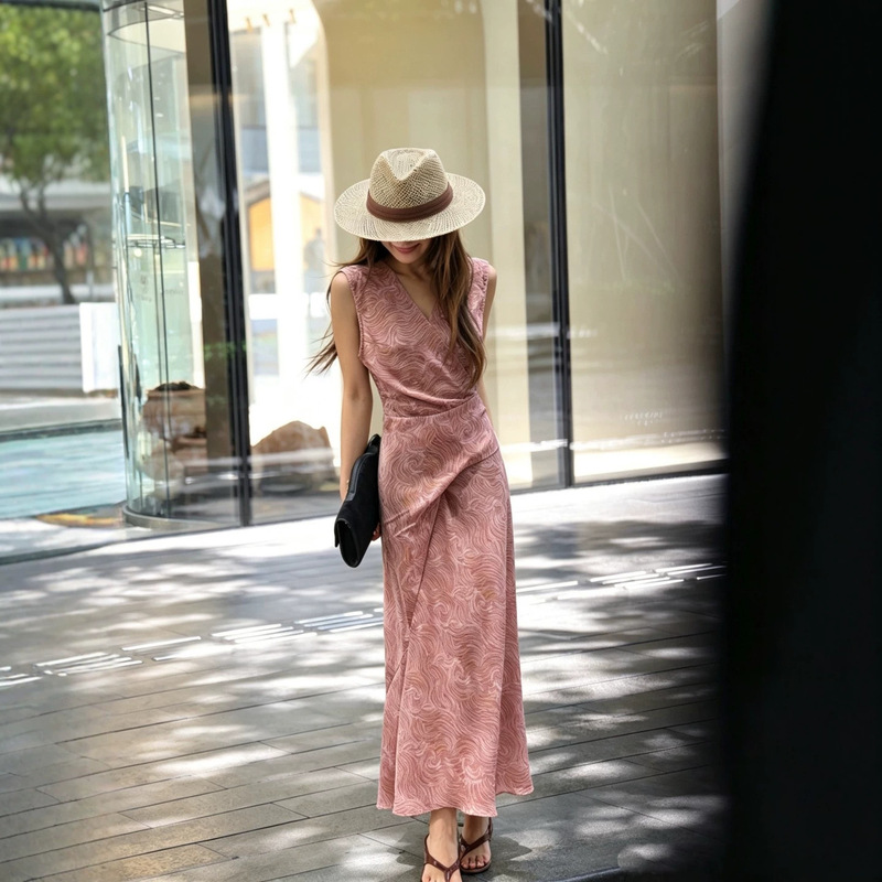 Shenzhen Summer Dress with Bean Paste Color Gradient Silk V-Neck Sleeveless Wrap Dress for Women, Slimming and Elegant Long Dress