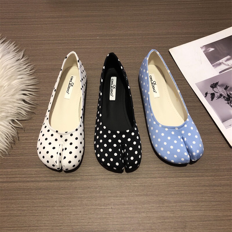 Doug shoes women's shoes 2025 new summer split toe pig's hoof shoes toe lazy horseshoe shoes flat shoes Doug shoes women's shoes 2025 new summer split toe pig's hoof shoes toe lazy horseshoe shoes flat shoes