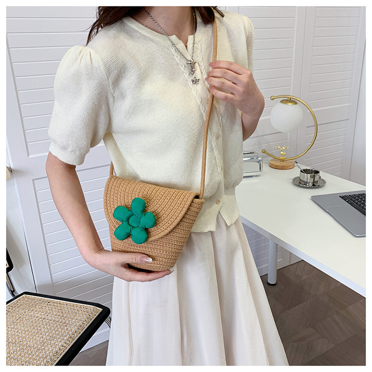 Spring And Summer New Fresh Sweet Messenger Shoulder Cute Flowers Straw Woven Bag Women display picture 4