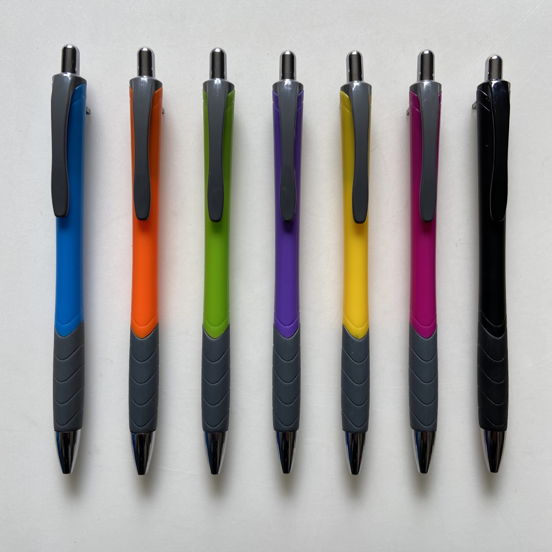 厂家定制生产欧美畅销圆珠笔广告笔电容触屏笔中油笔芯