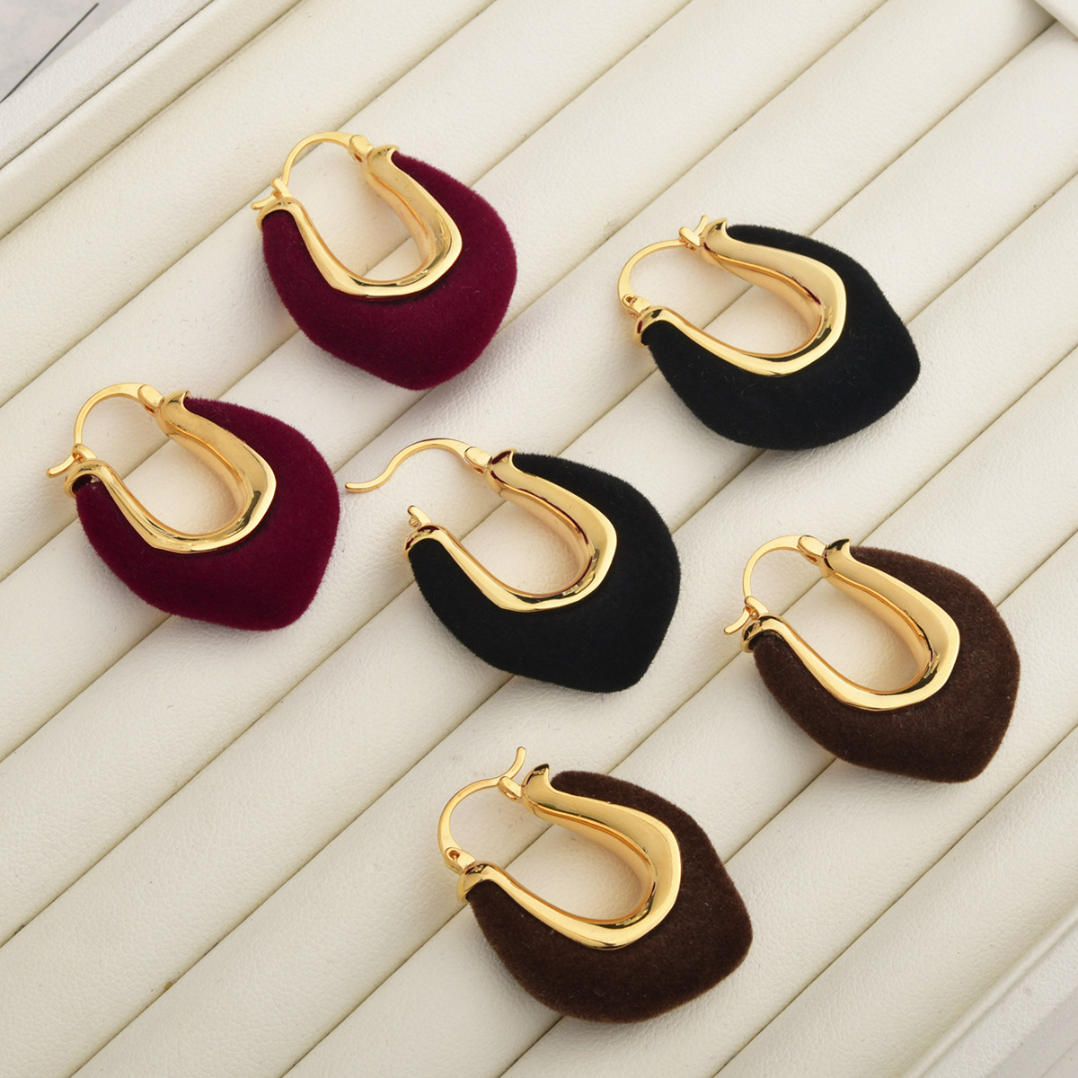 秋冬新款欧美时尚安可拉红植绒耳扣轻奢高级感复古气质耳环耳饰品