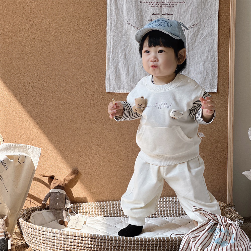 Traje de primavera para niños 2025 nuevo estilo niño pequeño y mediano 1-3 años bebé versión coreana del traje de primavera y otoño de tres piezas