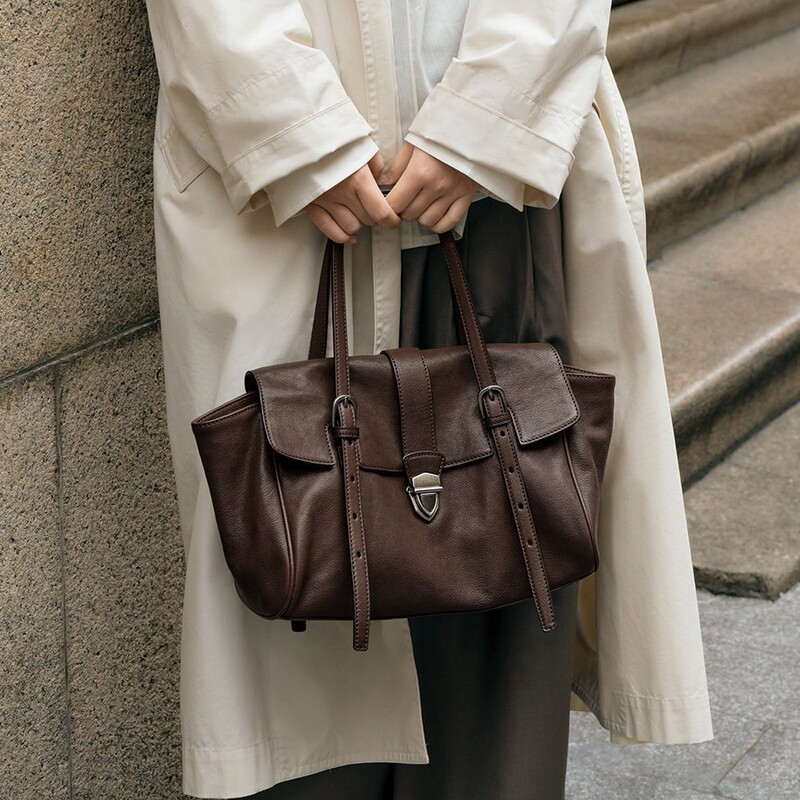 Qiu Zhen Vegetable-Tanned Sheepskin Baguette Briefcase for Women, Casual Workplace Commuting Handbag and Shoulder Bag Qiu Zhen Vegetable-Tanned Sheepskin Baguette Briefcase for Women, Casual Workplace Commuting Handbag and Shoulder Bag