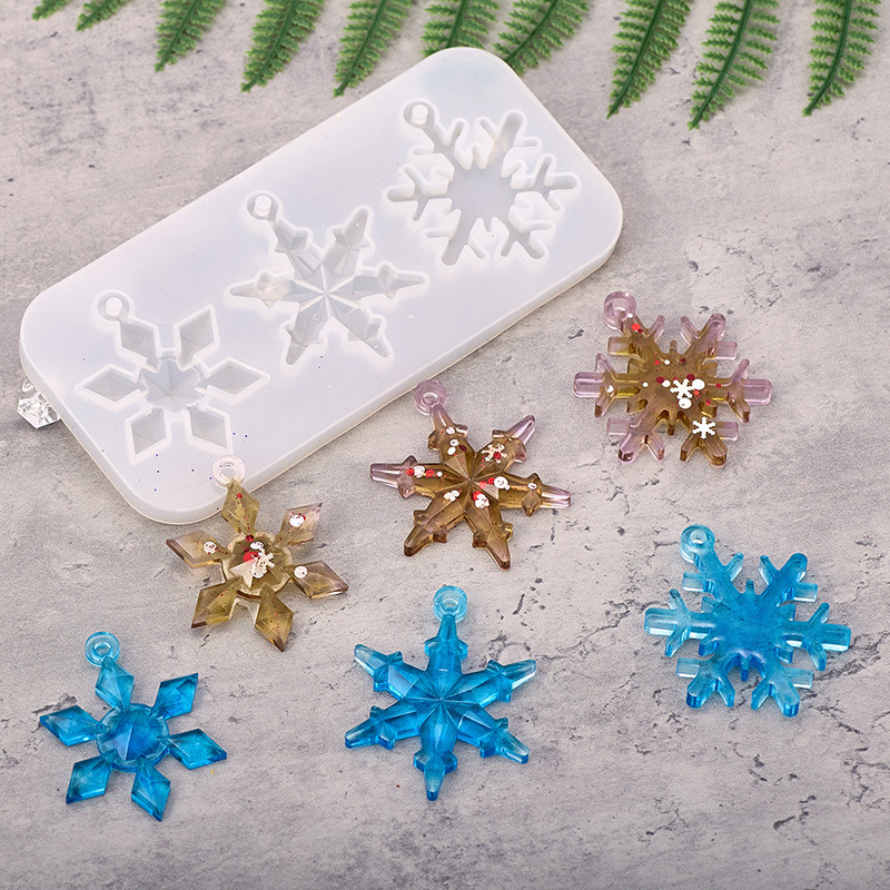 水晶滴ゴムdiyシリコンゴム金型クリスマス雪花ペンダント三連雪花アクセサリーペンダント穴付き切り面雪花|undefined