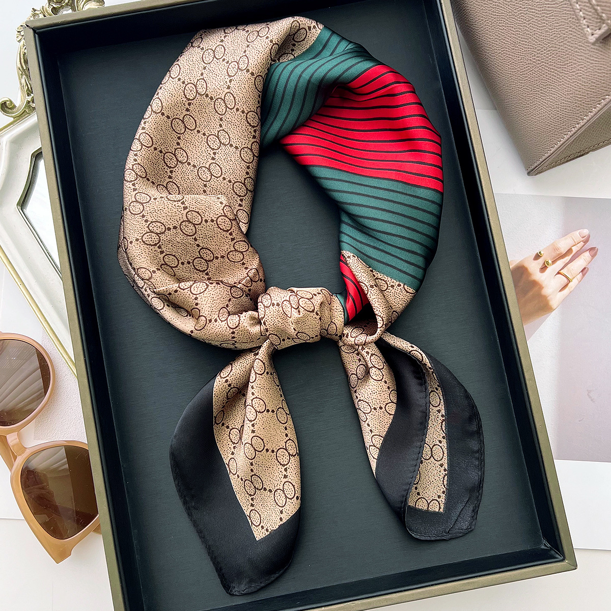 F1-A2A60671-1#검은색 가장자리