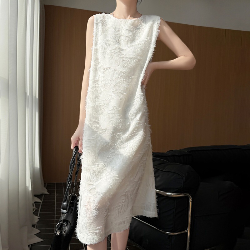 French-Style Light Luxury Tassel Cut-Out Dress for Women, V-Neck, Sleeveless, Mid-Length, Slimming, Elegant, White H-Shaped Straight Long Dress