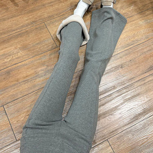 浅灰色垂感加绒微喇裤女秋冬新款低腰修身瑜伽喇叭裤美式运动卫裤