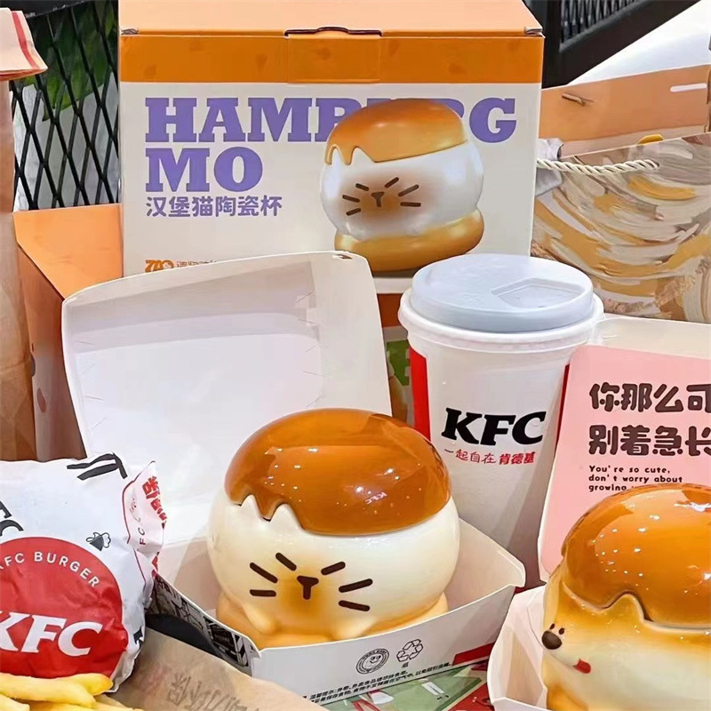 ハンバーグ猫と犬のカップルセラミックマグ|undefined