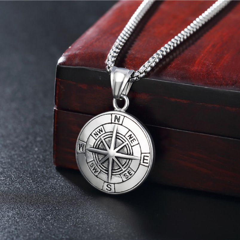 欧美街头指南针项链男士嘻哈吊坠百搭个性潮男长款挂件钛钢饰品