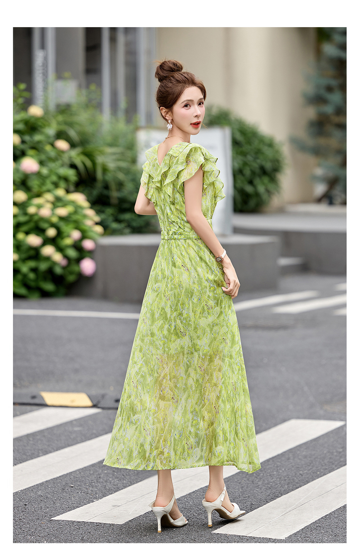 Đầm maxi nữ thắt eo cổ V in họa tiết hoa dáng dài — Hoa xanh lá cây, Hoa xám chi tiết 11