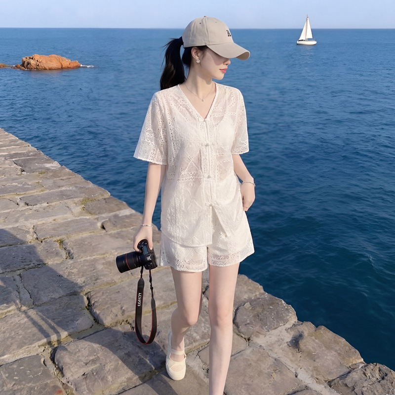 Gorgeous Sports Suit for Women, Summer Gentle Style, Lace Hookwork Shirt, Shorts, Casual Age-Reducing Two-Piece Set, Thin Style Gorgeous Sports Suit for Women, Summer Gentle Style, Lace Hookwork Shirt, Shorts, Casual Age-Reducing Two-Piece Set, Thin Style