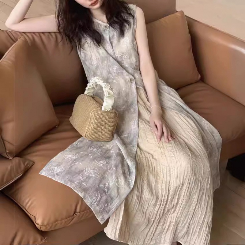 新中式无袖背心裙子女设计感显瘦遮肚子减龄假两件连衣裙