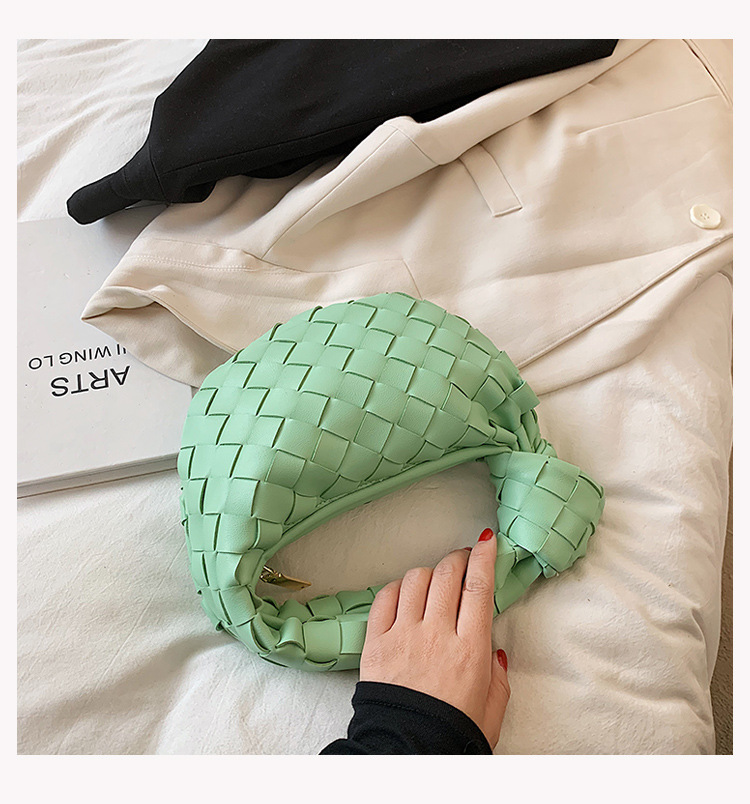 Solid Color Woven Knot Portable Croissant Bag Wholesale Nihaojewelry display picture 3