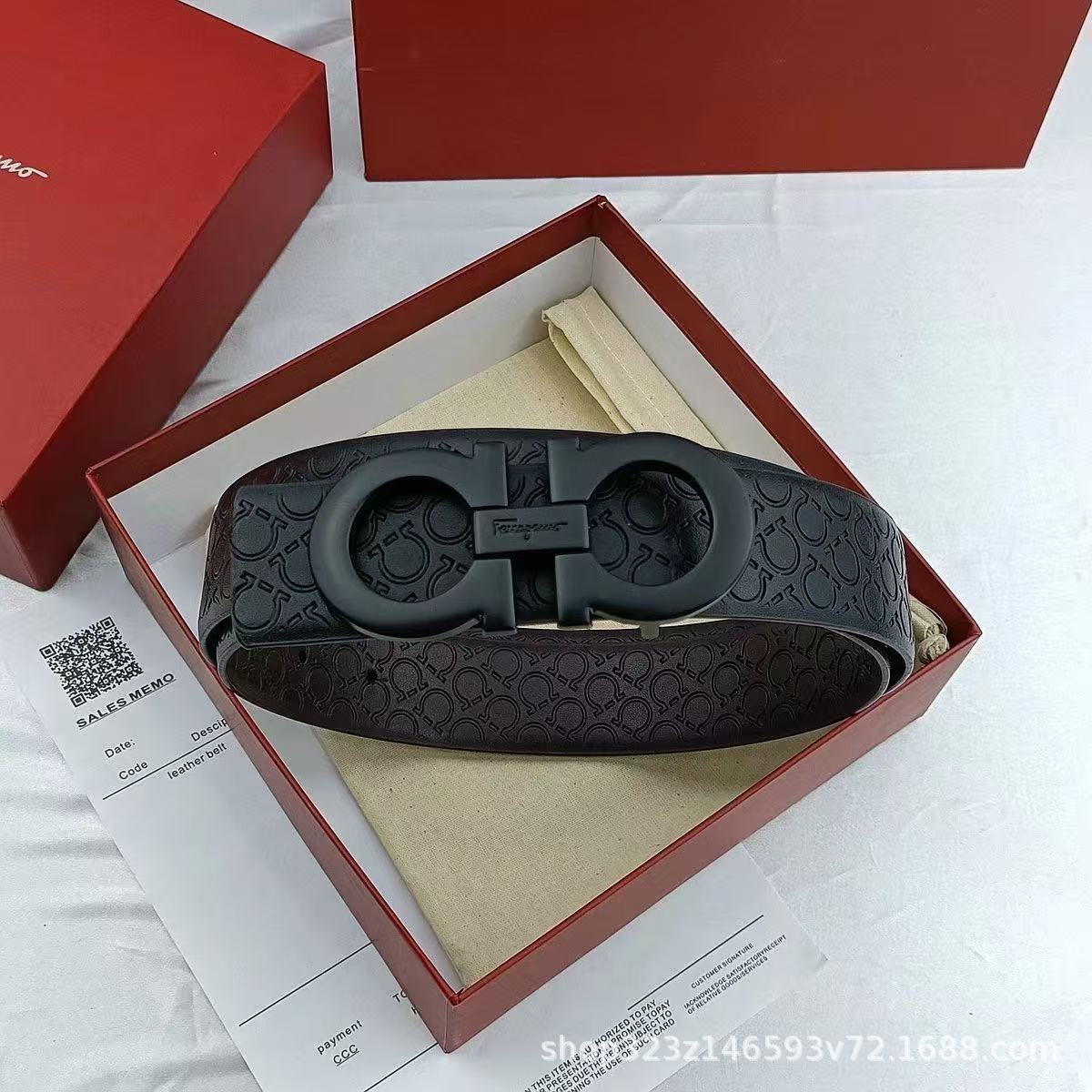 Horseshoe pattern black buckle [hanging buckle-gift box] / 105cm