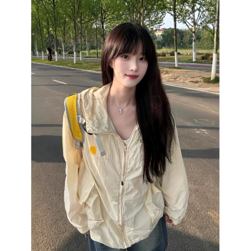 크림빛 노란색