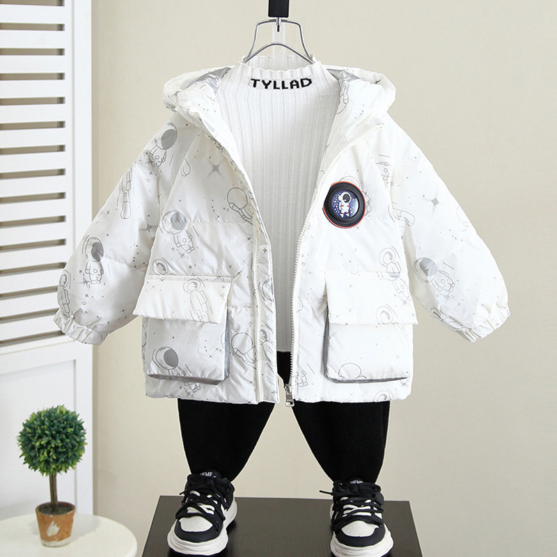 6904 chaqueta de plumón para niños invierno para niños 2025 nuevo estilo para niños y bebés ropa de pan de plumón de pato blanco ligero de tres pruebas para niños