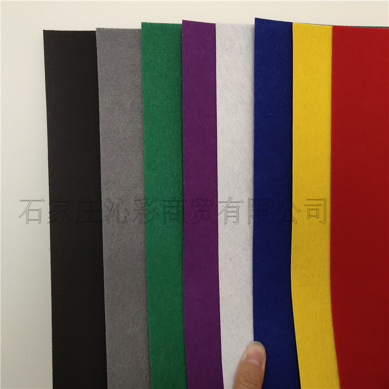 现货供应1mm彩色针刺无纺布 PET聚酯毛毡无纺布1毫米厚硬质无纺布