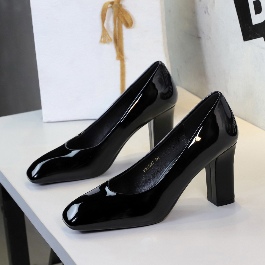 Décolleté donna in vernice con tacco largo comode da ufficio_voghion.com