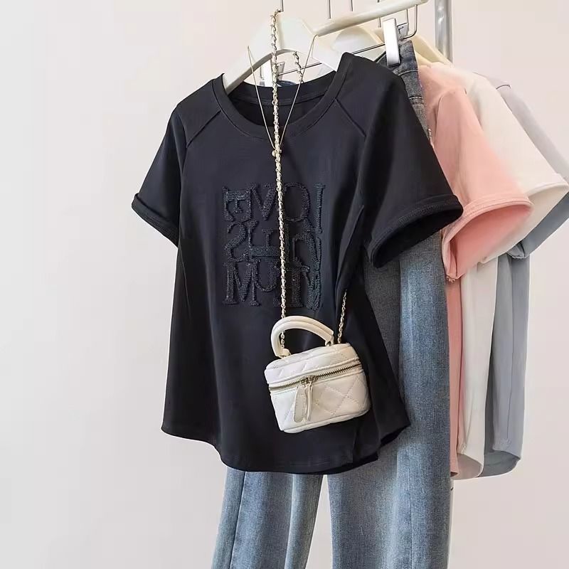 大きいサイズの文字刺繍入りフィッシュボーン半袖Tシャツ女性用2025年夏新作ファットmmルーズスリミングトップ女性用|undefined