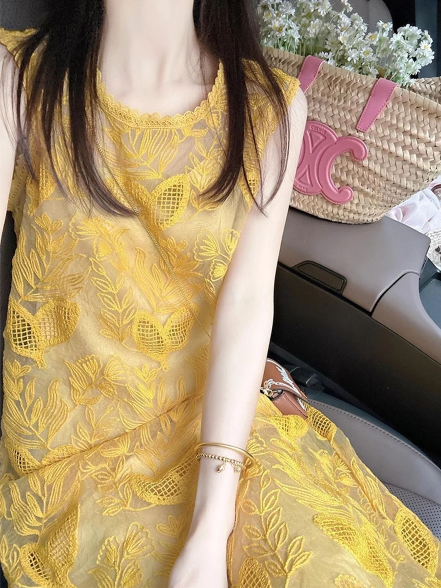 Váy liền không tay màu vàng Dopamine kiểu Pháp cao cấp, phong cách kỳ nghỉ biển — Váy liền hai dây chi tiết 7